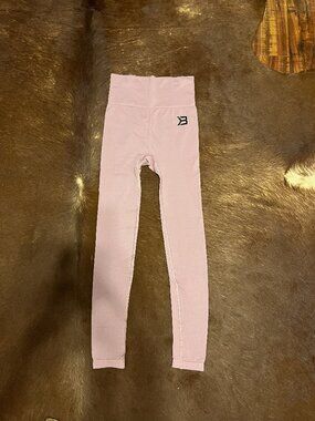 XS Better Bodies Pink Leggings